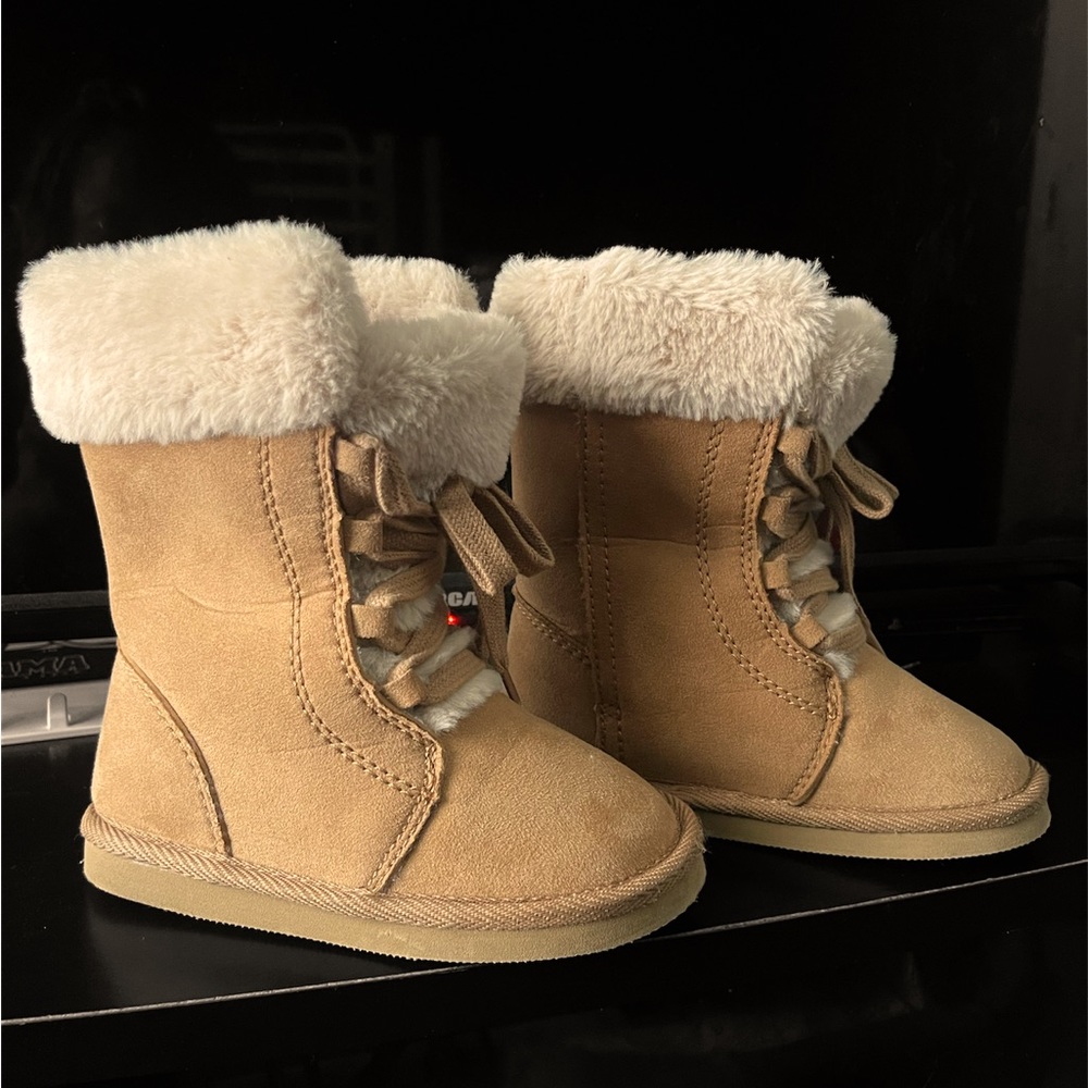 Little girl fur boots